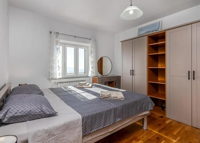 Apartment Beautiful In Bregi Breza